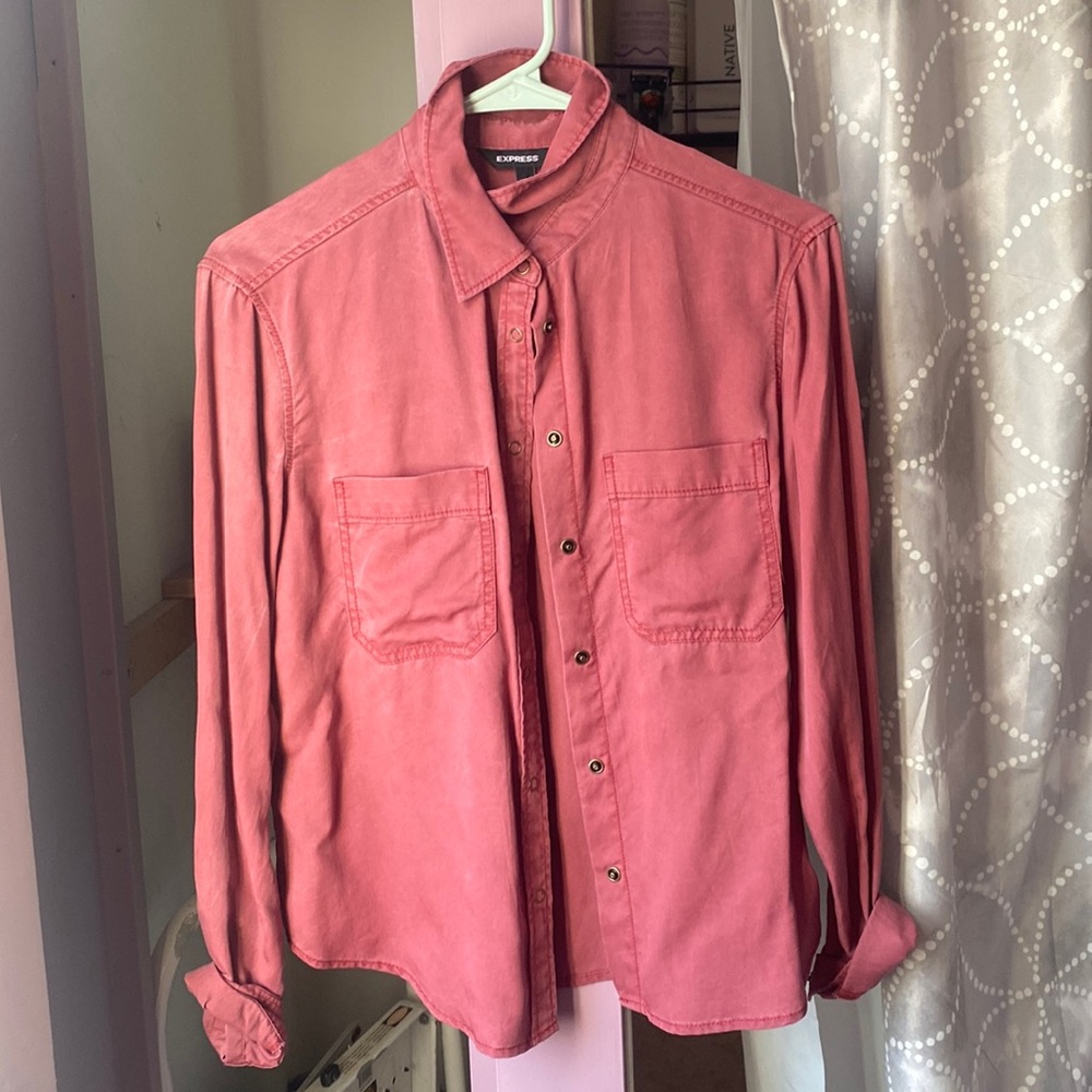Express plain flannel, only wore it twice. Need to get rid of it.